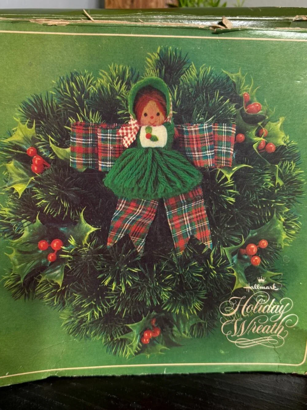 Vintage Hallmark Christmas Decor Yarn Doll Holiday Wreath 10